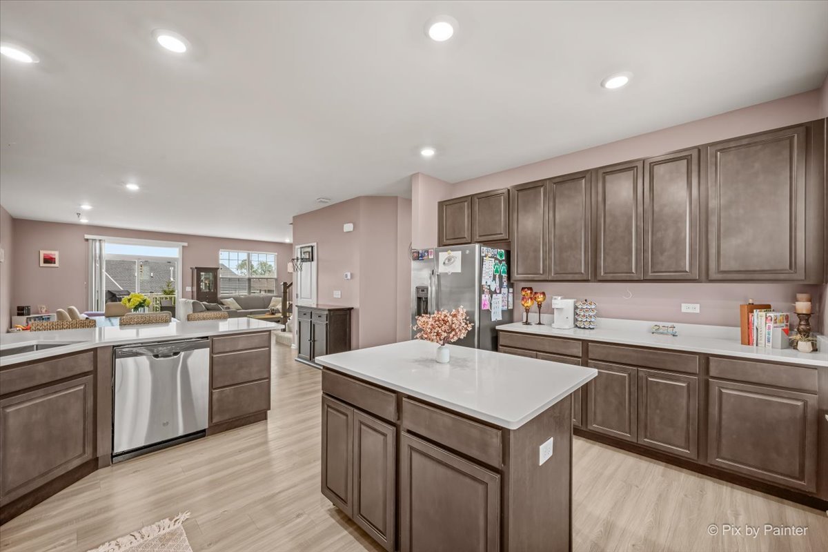 586 Cimmaron Circle Property Photo 8