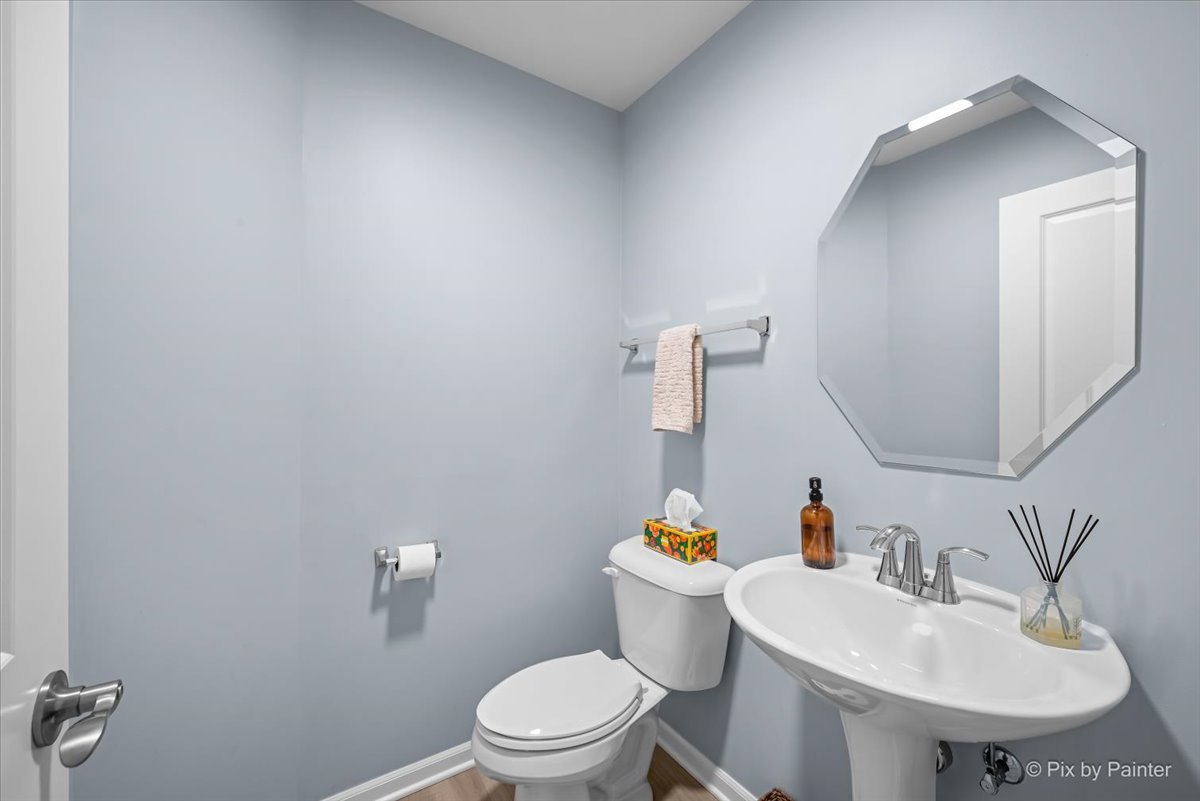 586 Cimmaron Circle Property Photo 13