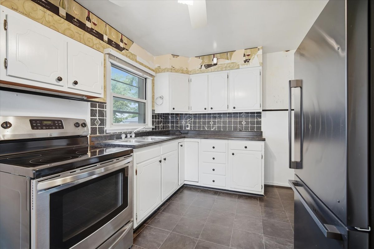 306 E Columbia Street Property Photo 8