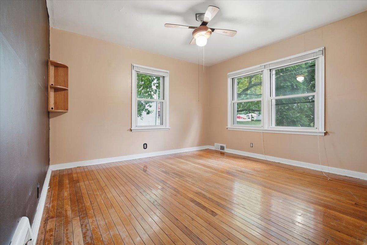 306 E Columbia Street Property Photo 15