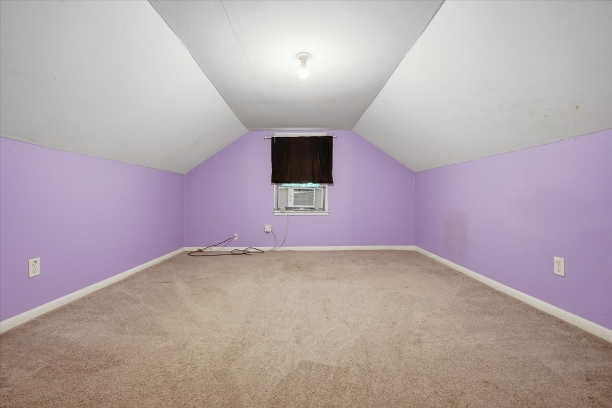 306 E Columbia Street Property Photo 18