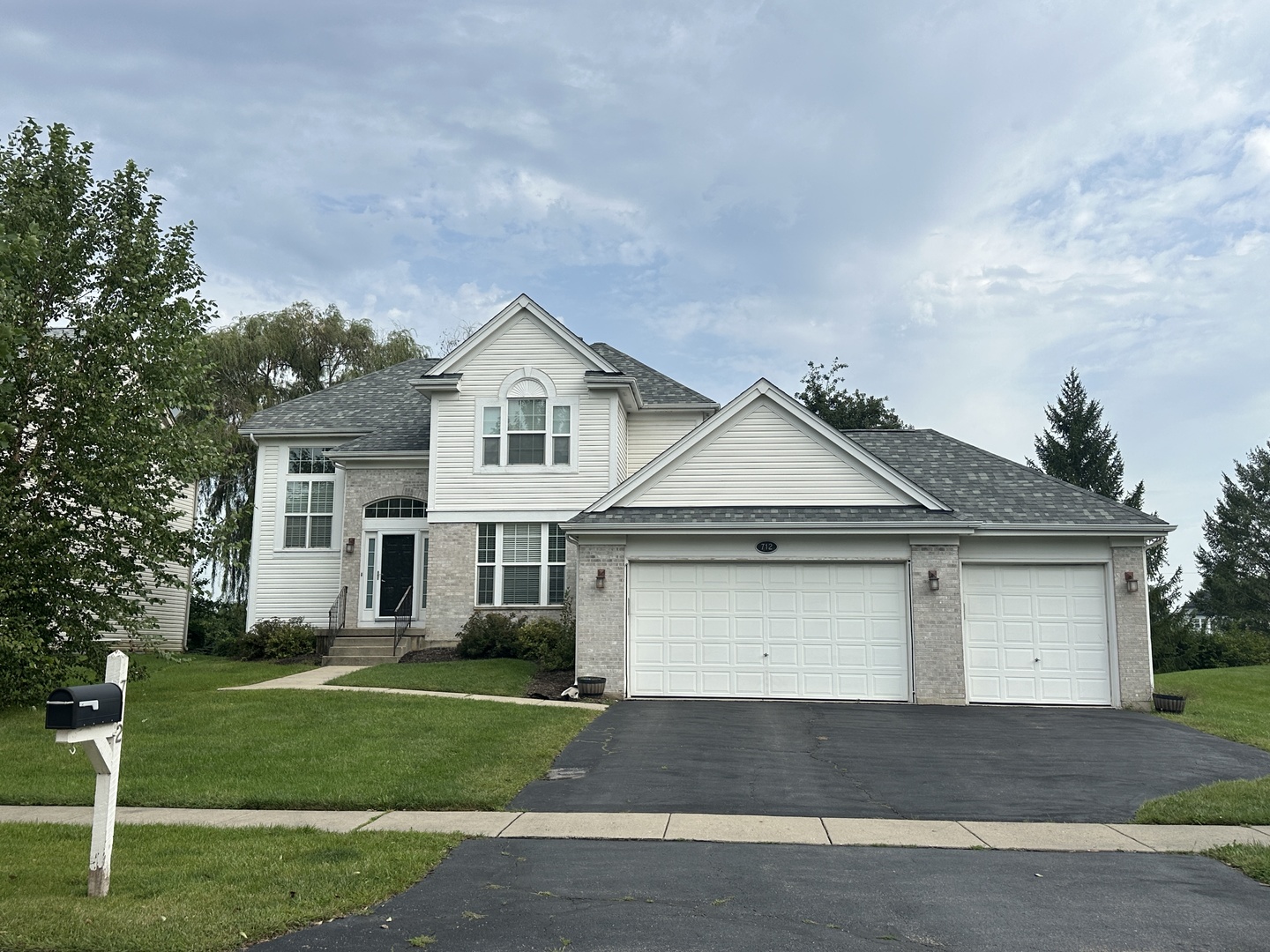 712 Brighton Circle Property Photo 1