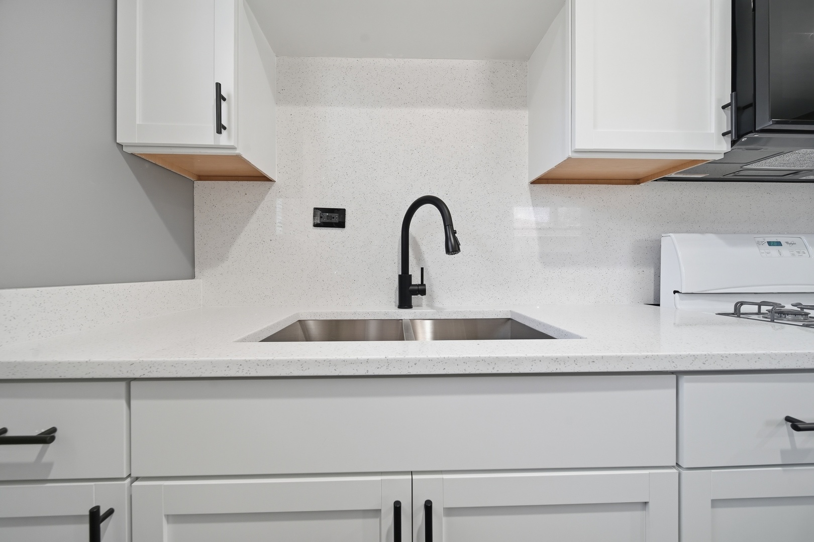 17617 Burnham Avenue Property Photo 8