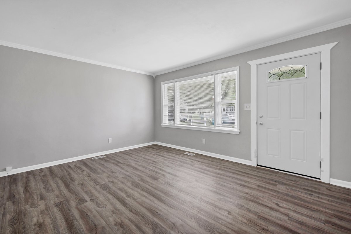 3240 Elisha Avenue Property Photo 5