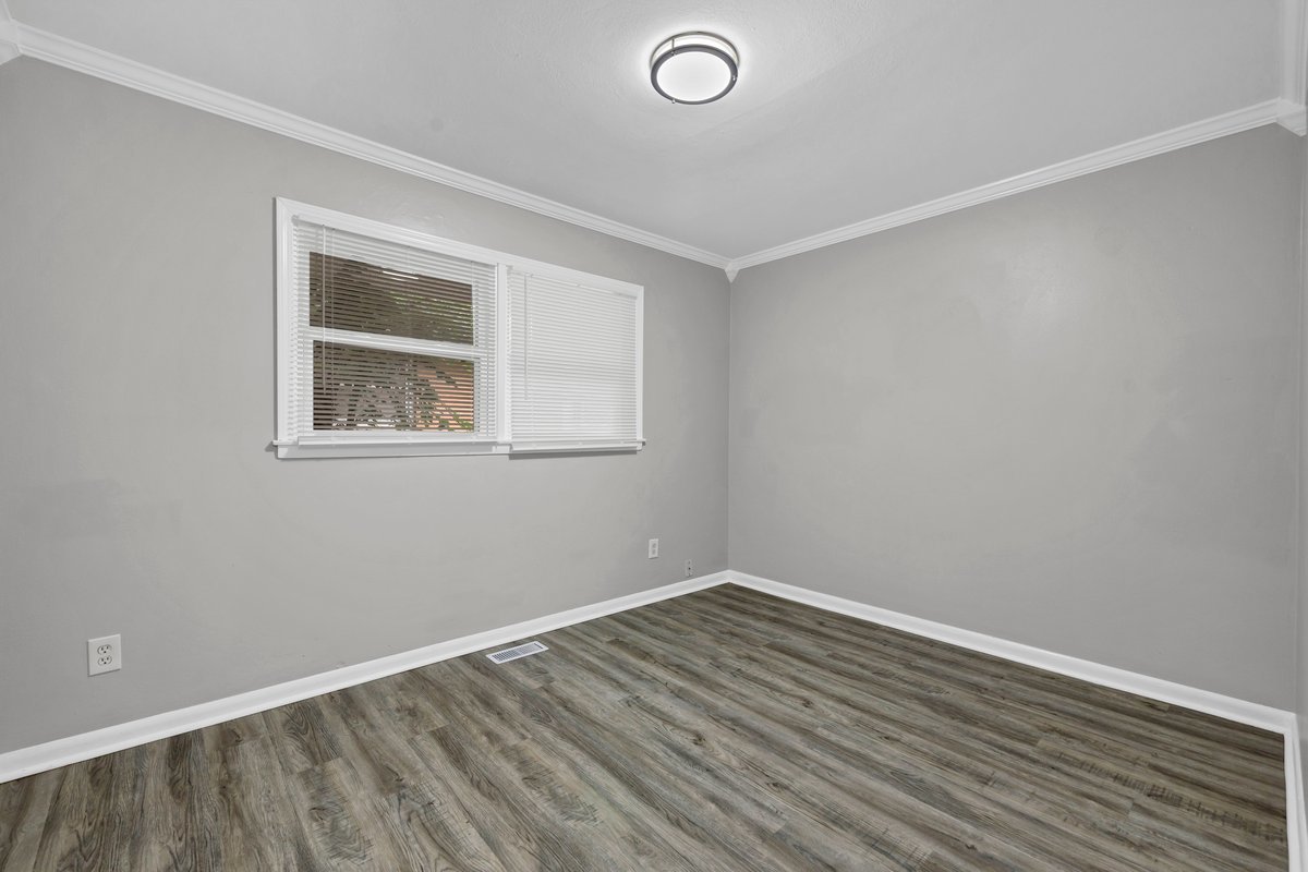 3240 Elisha Avenue Property Photo 7