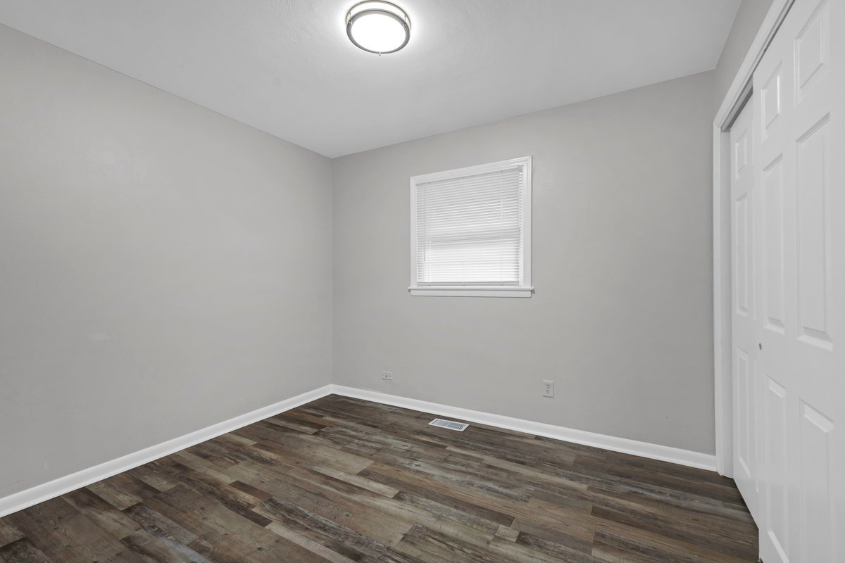 3240 Elisha Avenue Property Photo 12