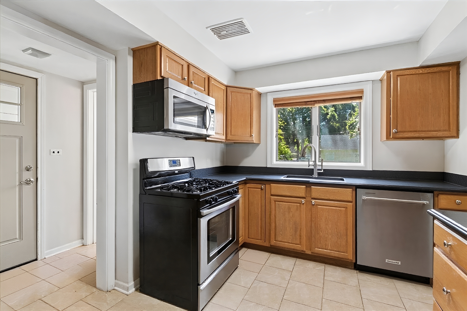 1947 Lake Avenue Property Photo 11