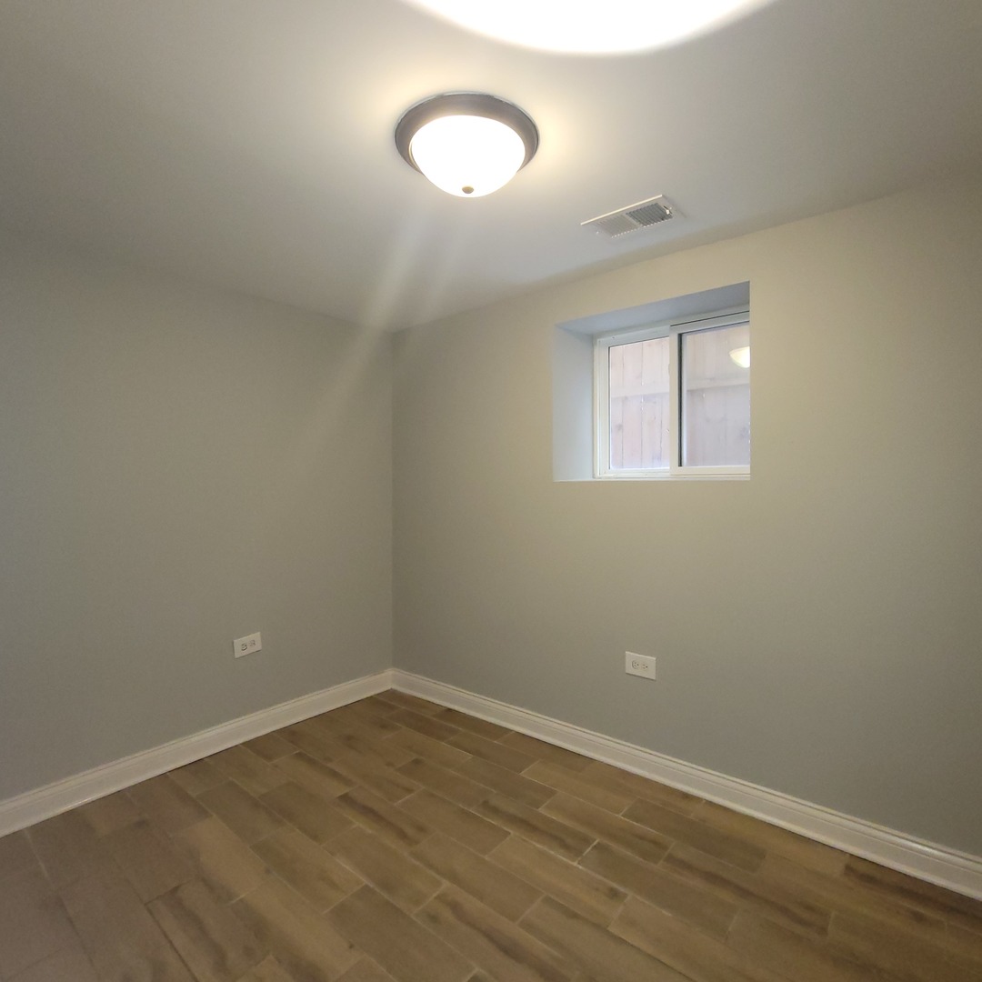 1916 S Harding Avenue 1 Property Photo 5