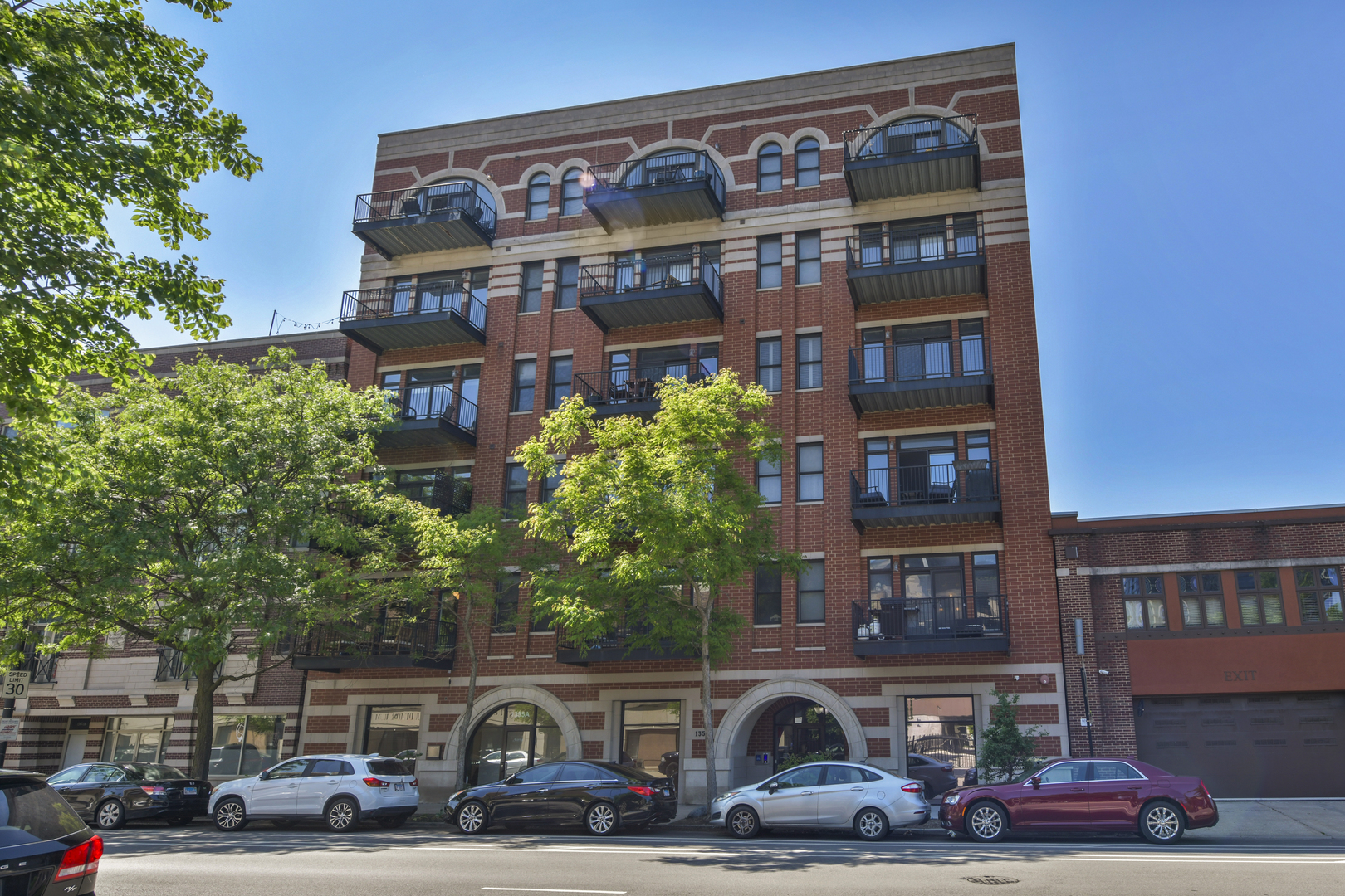 1355 W Washington Boulevard 2b Property Photo 1