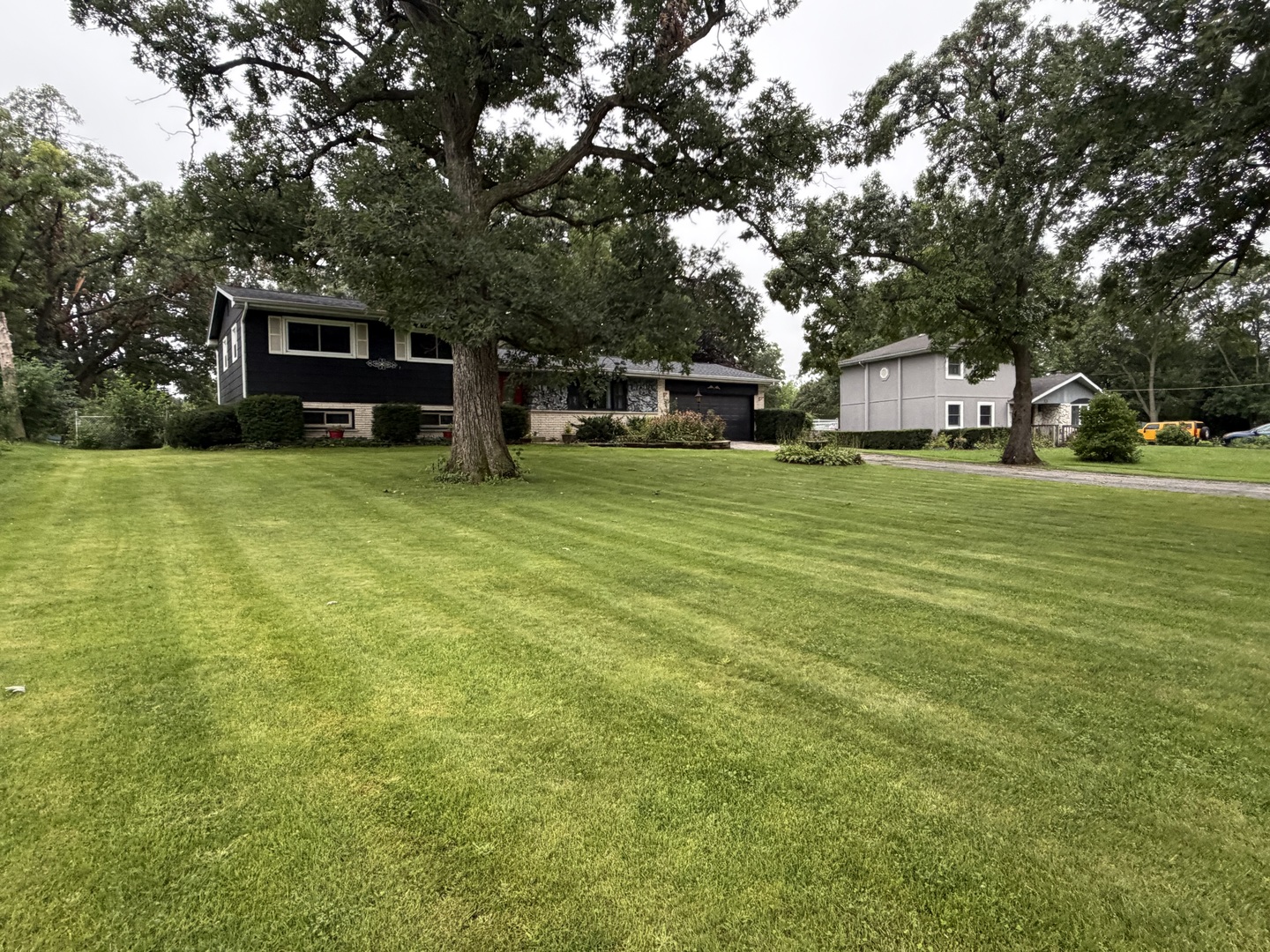12838 Artesian Street Property Photo 3