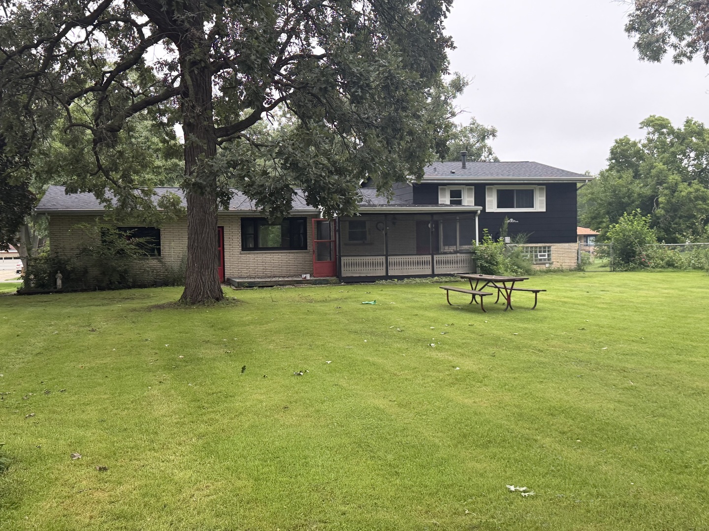 12838 Artesian Street Property Photo 4