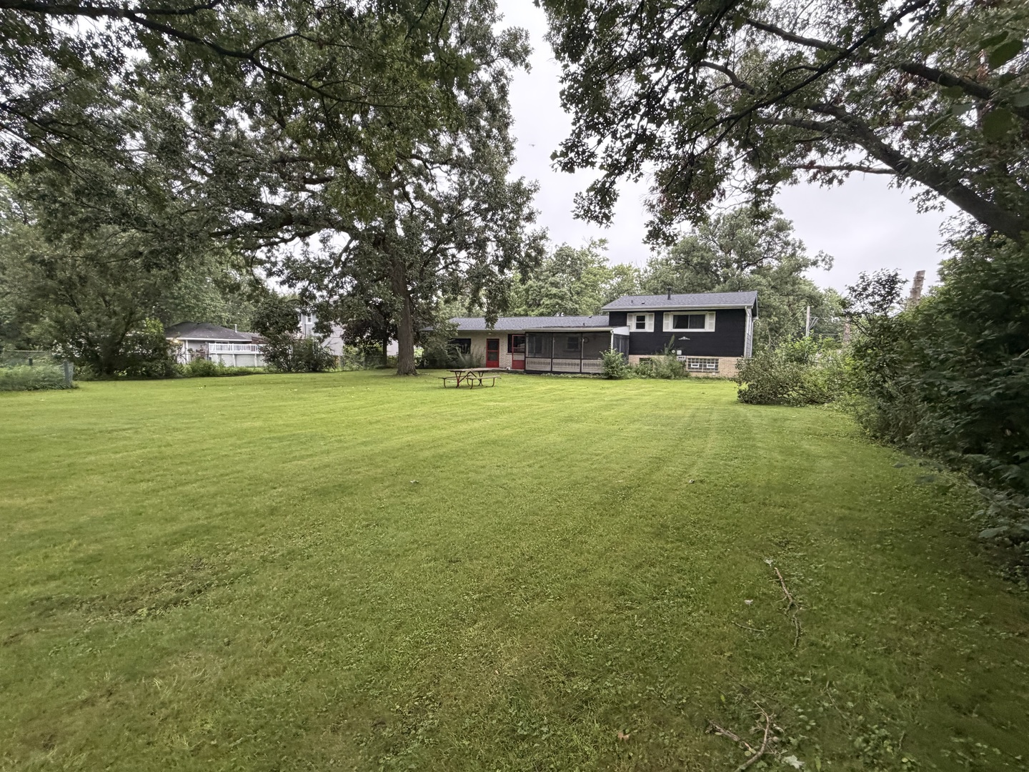12838 Artesian Street Property Photo 6
