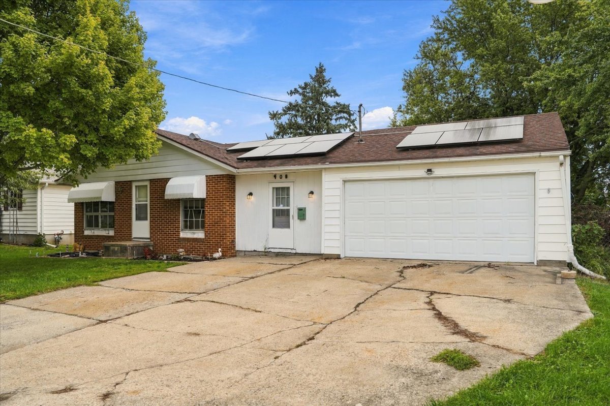908 S Congress Avenue Property Photo 1