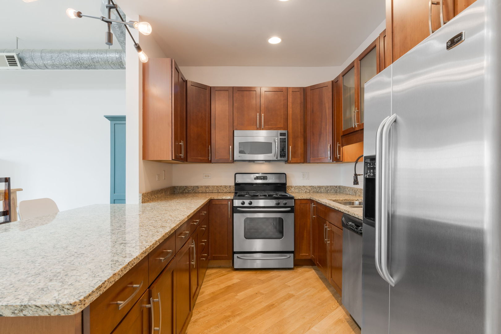 1836 W Belmont Avenue 4 Property Photo 6