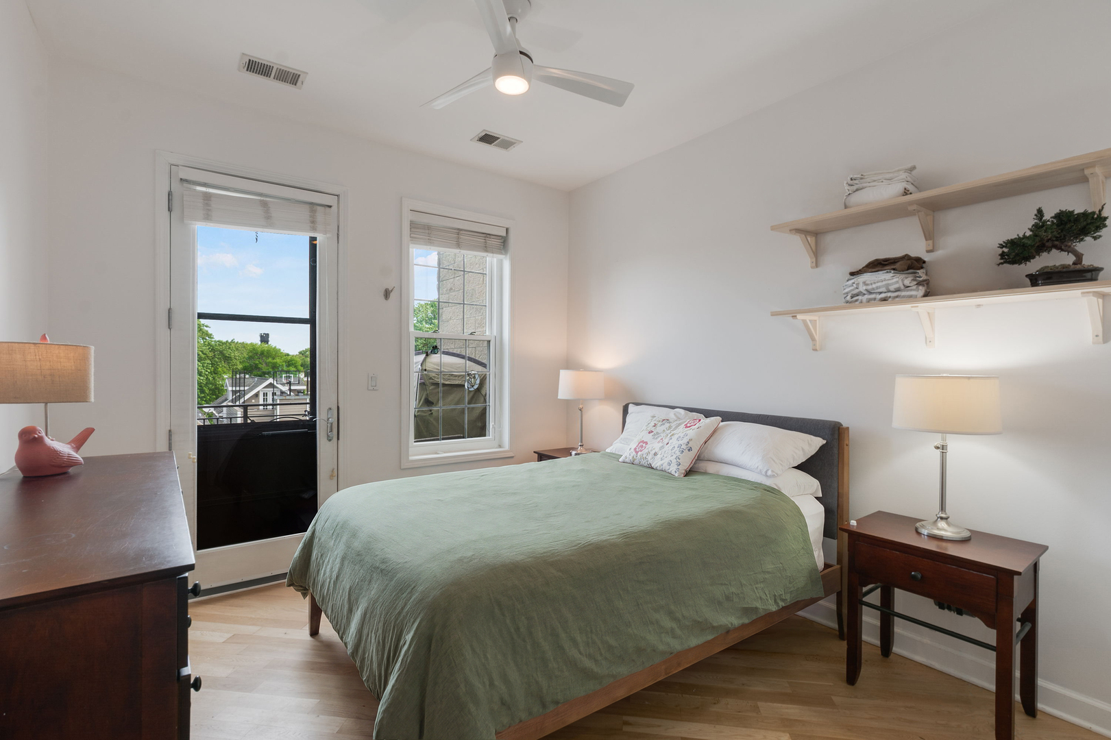 1836 W Belmont Avenue 4 Property Photo 10