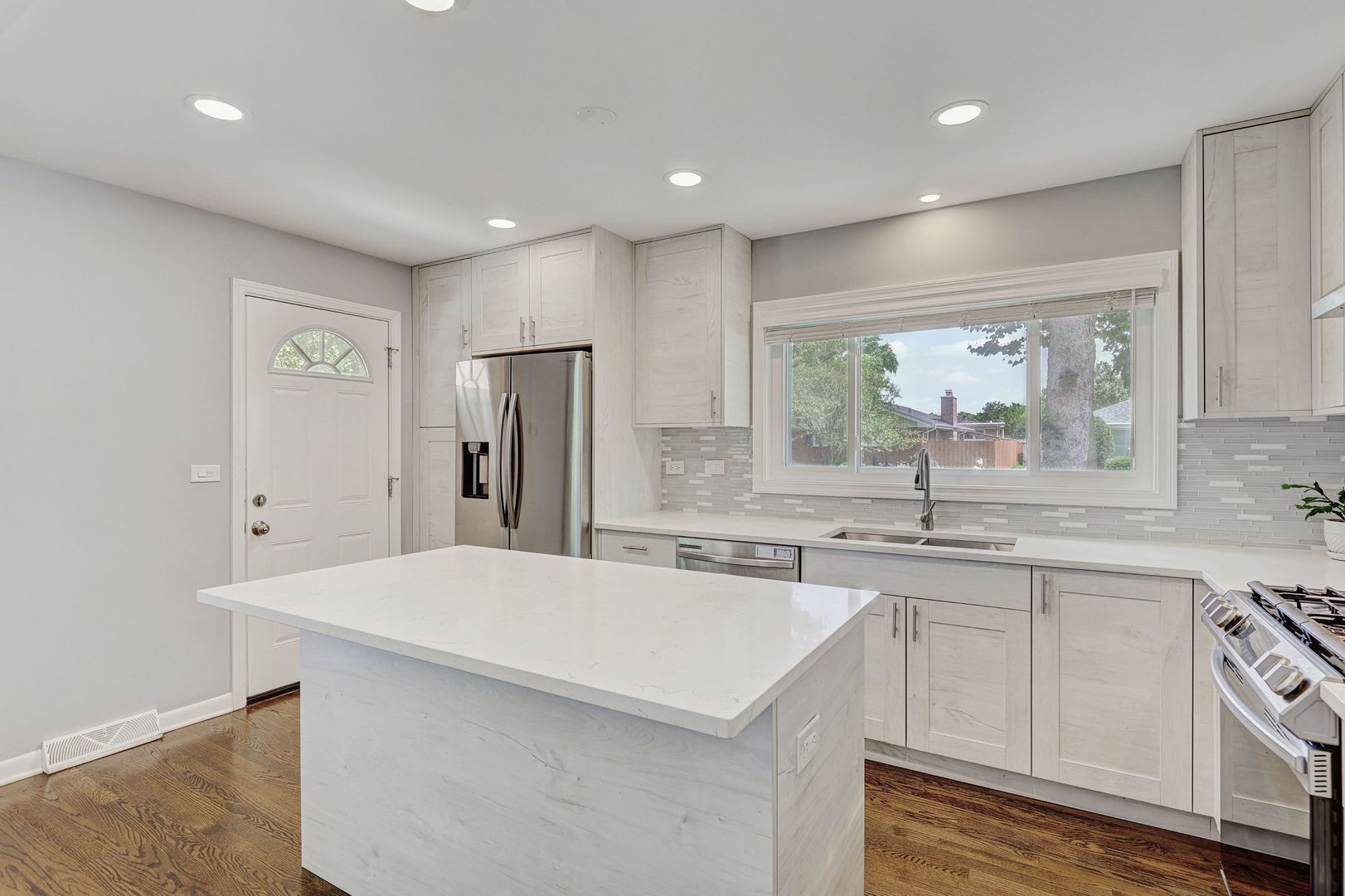2534 Kensington Avenue Property Photo 4