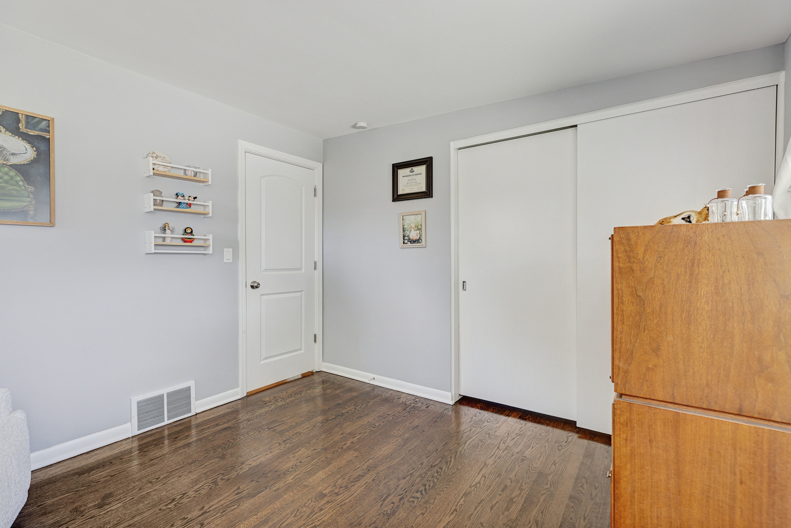 2534 Kensington Avenue Property Photo 11