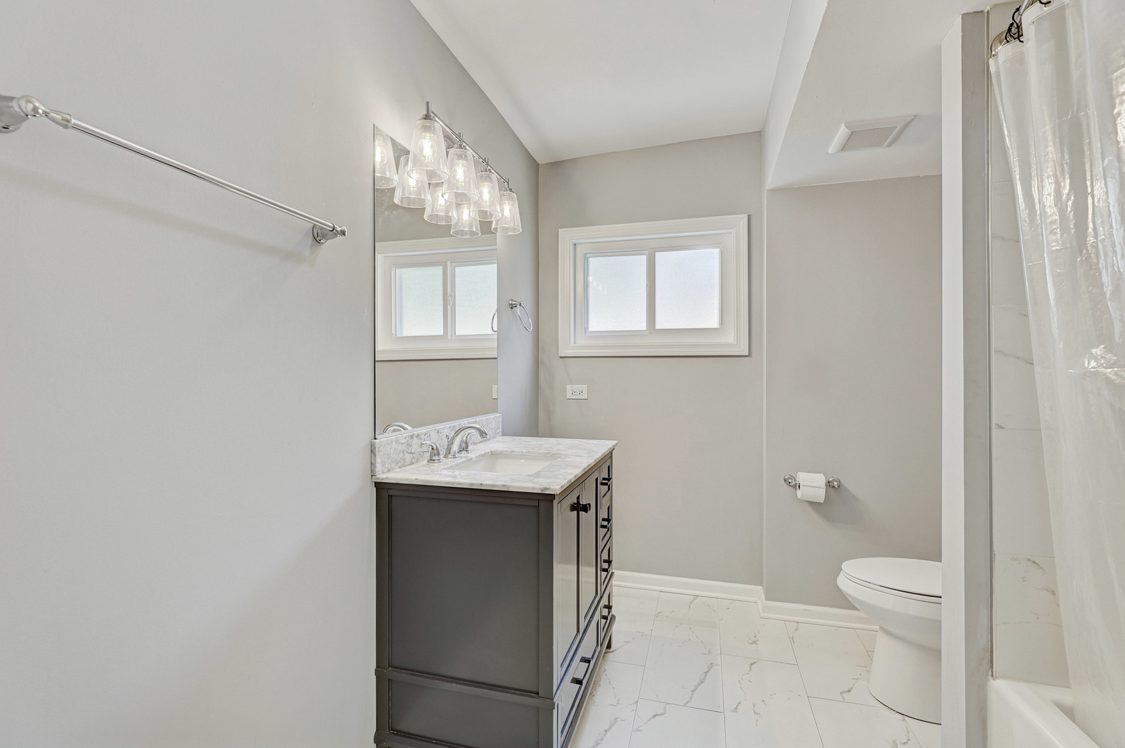 2534 Kensington Avenue Property Photo 13
