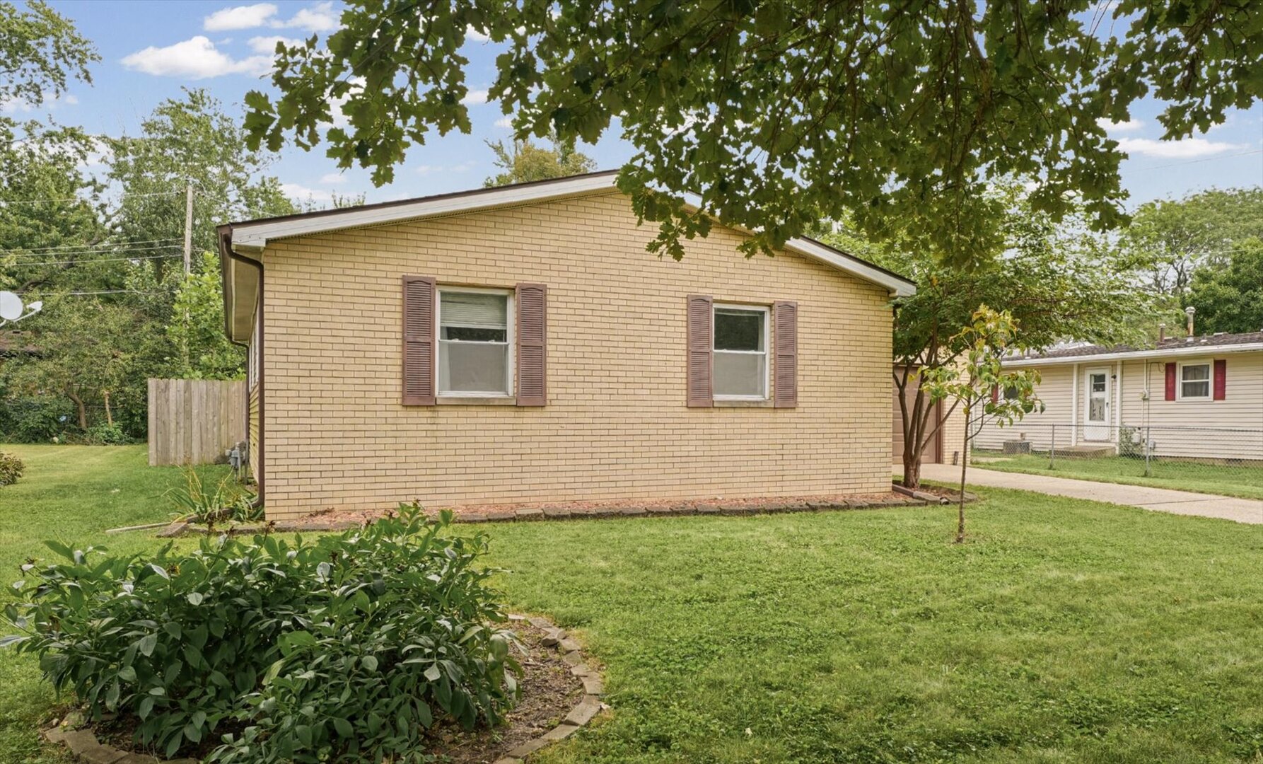 912 Frank Drive Property Photo 3