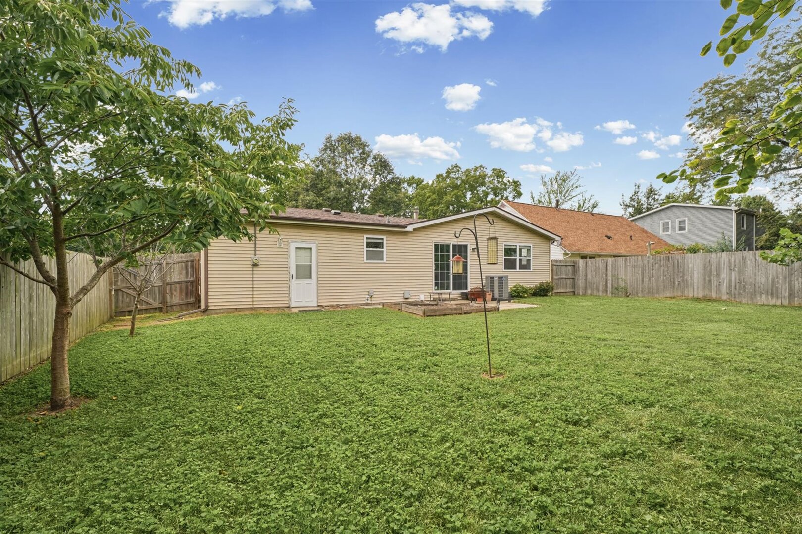 912 Frank Drive Property Photo 35