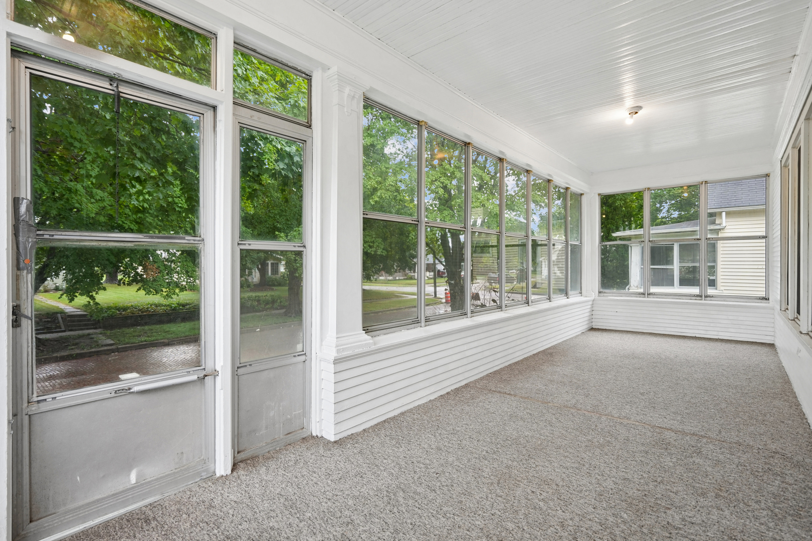 1530 33rd Street Property Photo 3
