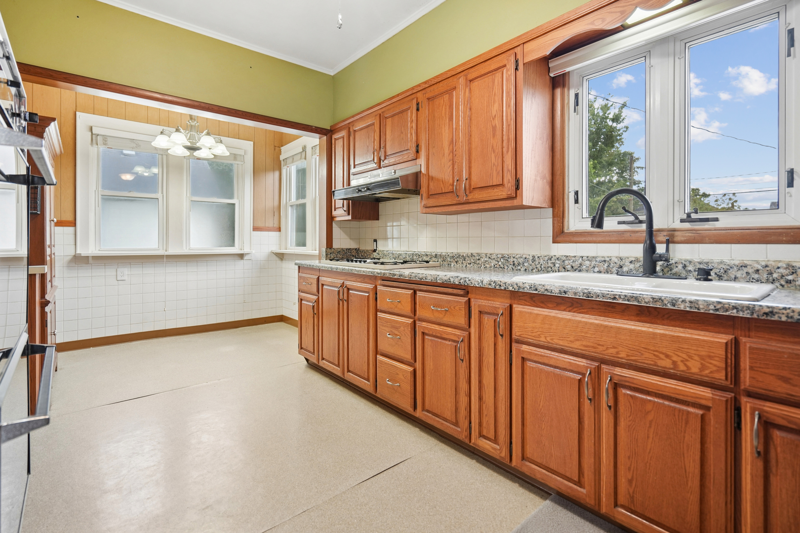 1530 33rd Street Property Photo 11