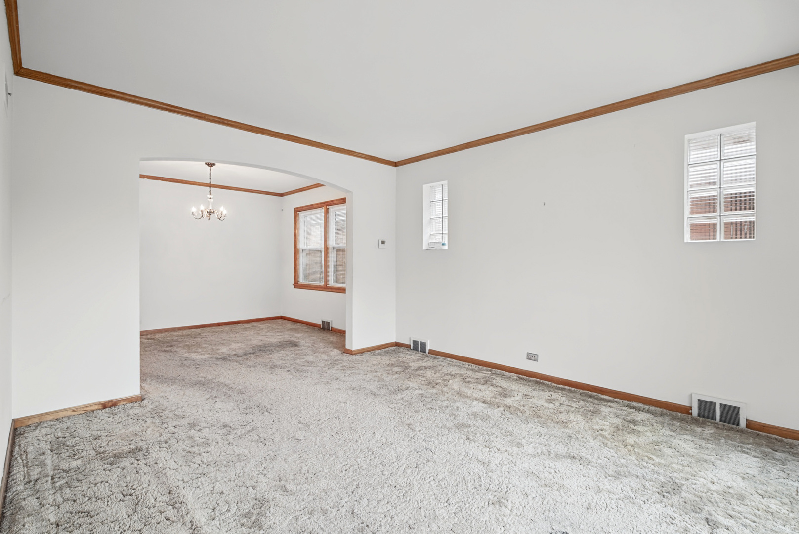 7433 N Oriole Avenue Property Photo 4