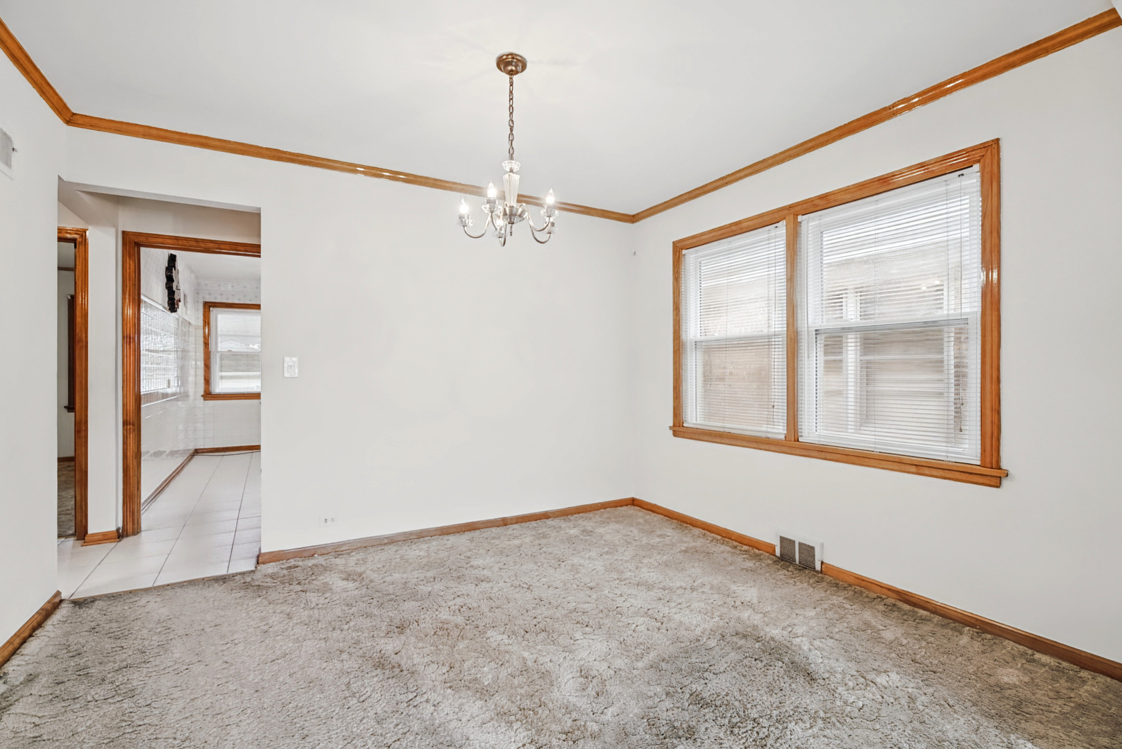7433 N Oriole Avenue Property Photo 6