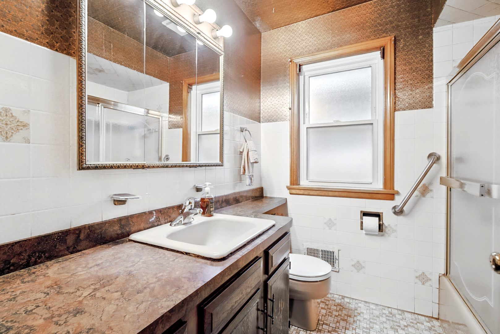 7433 N Oriole Avenue Property Photo 12
