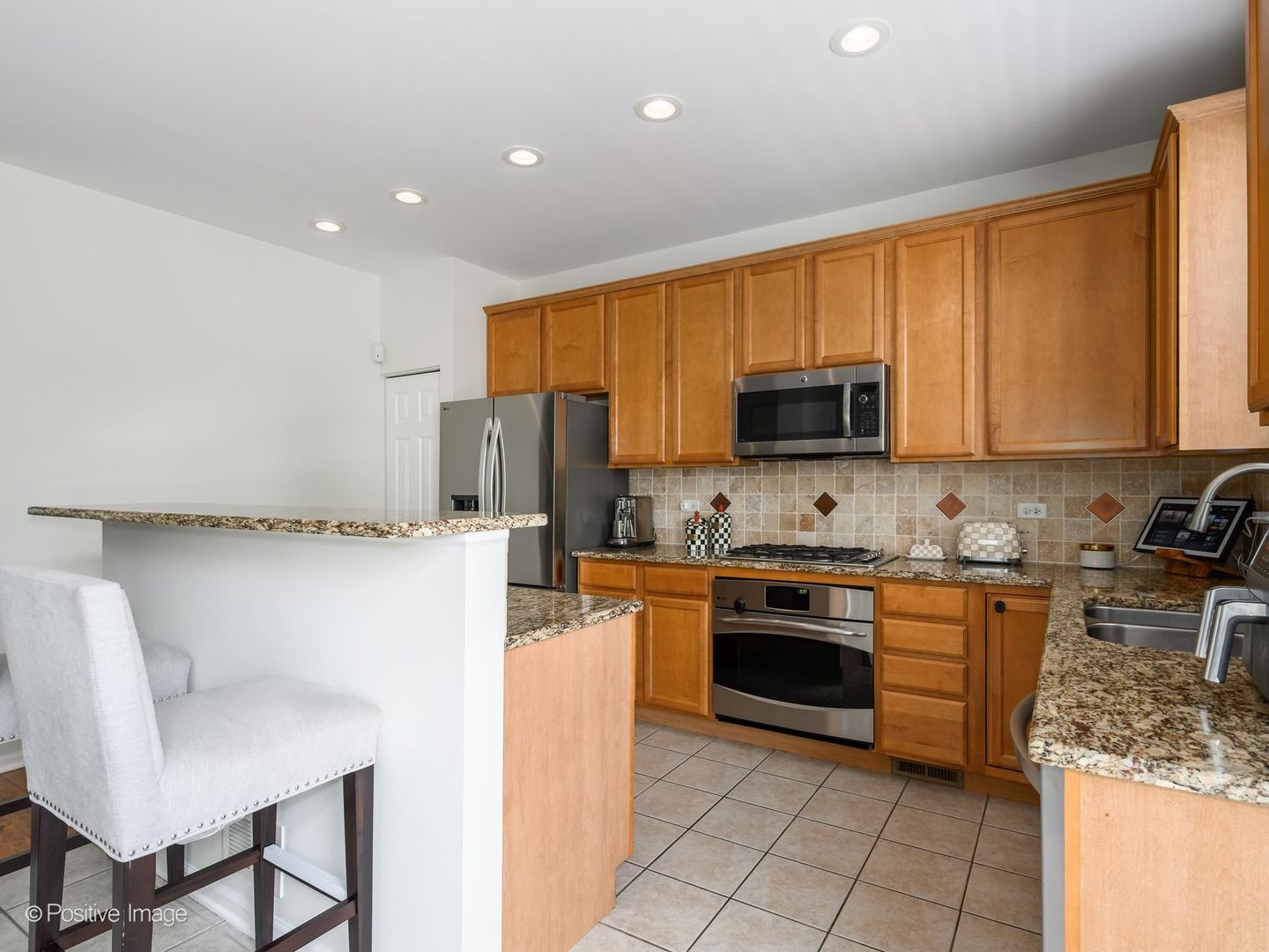 5566 Cloverdale Road Property Photo 10