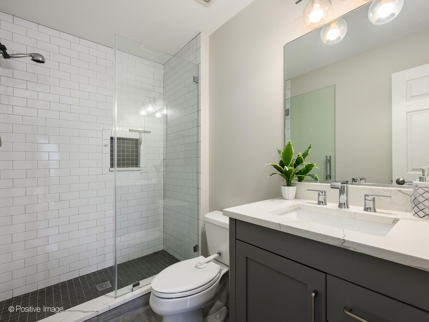 5566 Cloverdale Road Property Photo 17