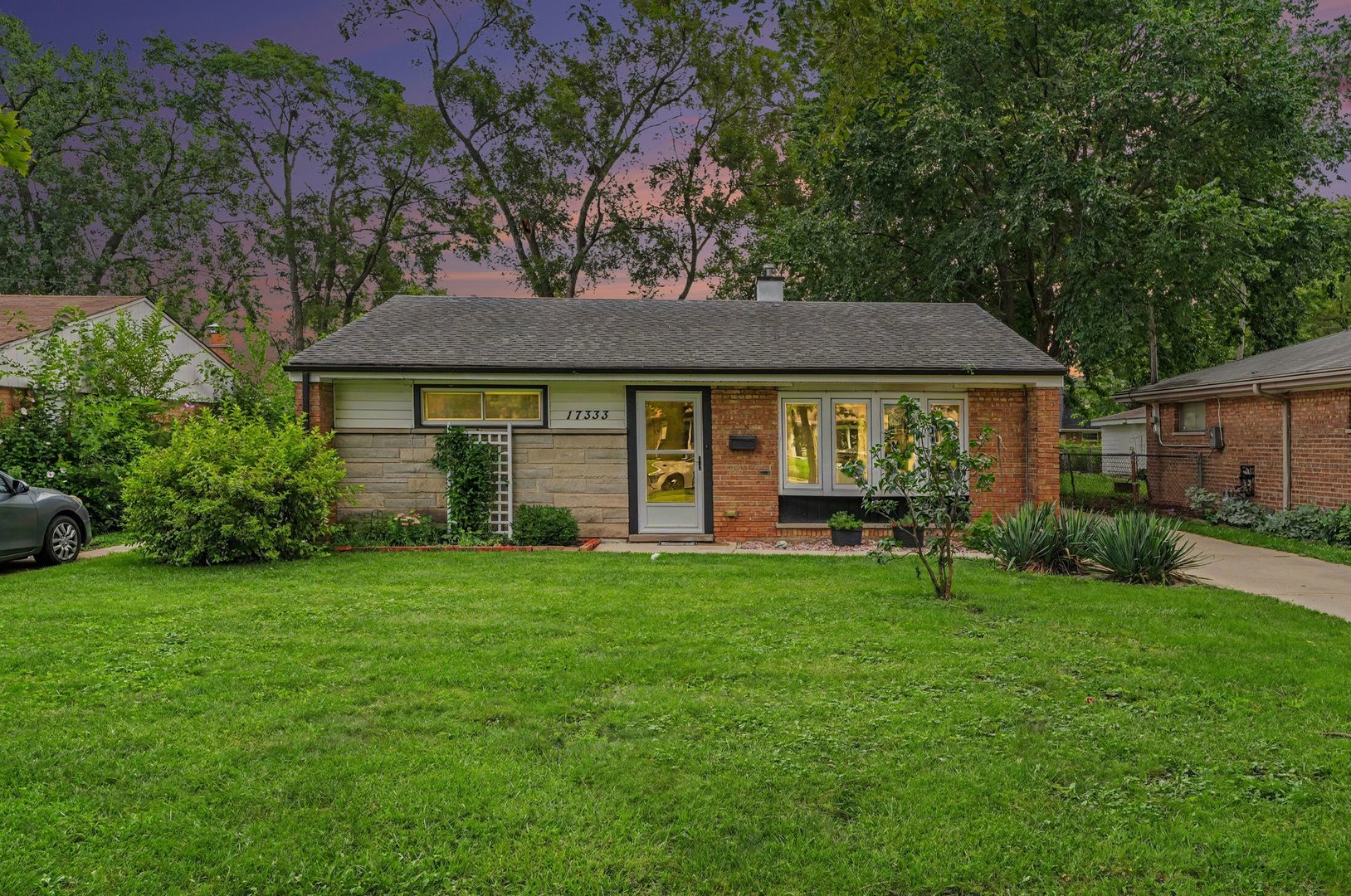 17333 Lorenz Avenue Property Photo 3