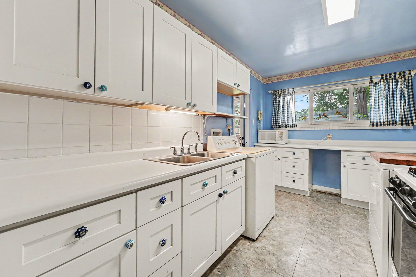 17333 Lorenz Avenue Property Photo 8