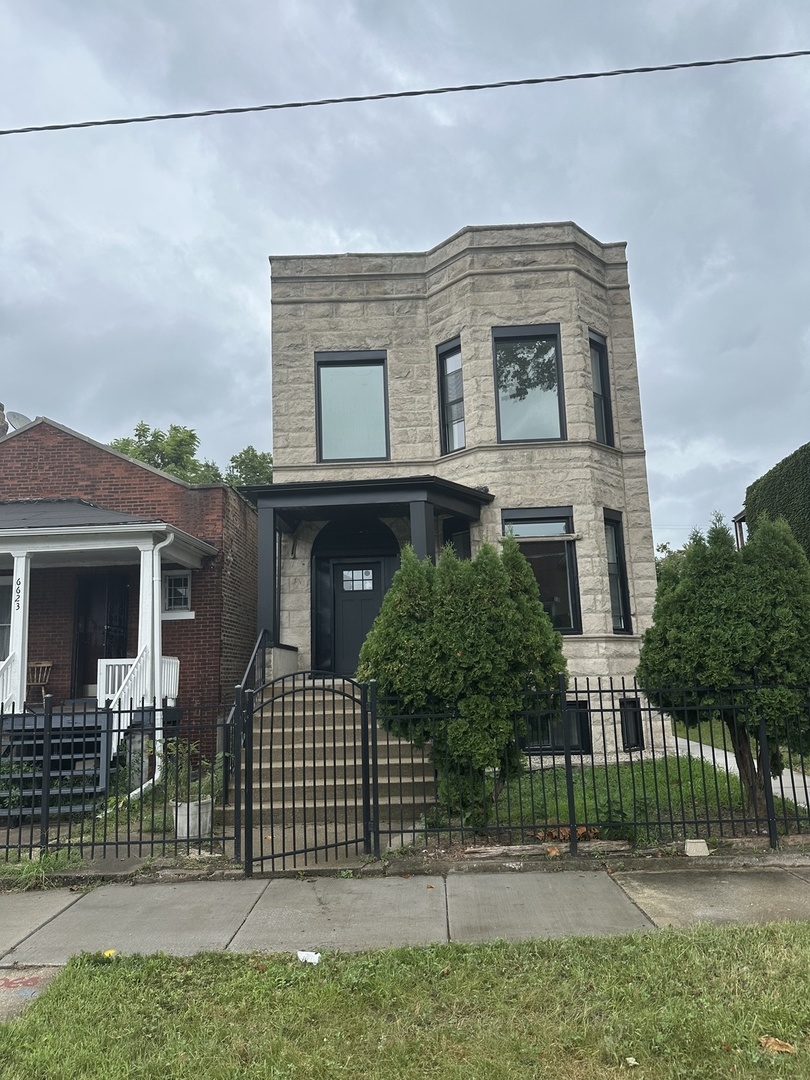 6627 S Maryland Avenue Property Photo 1