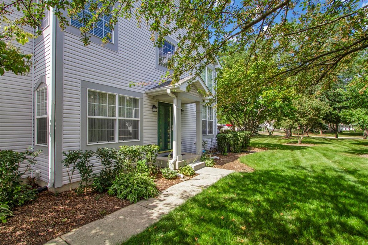 1284 Horseshoe Court Property Photo 4