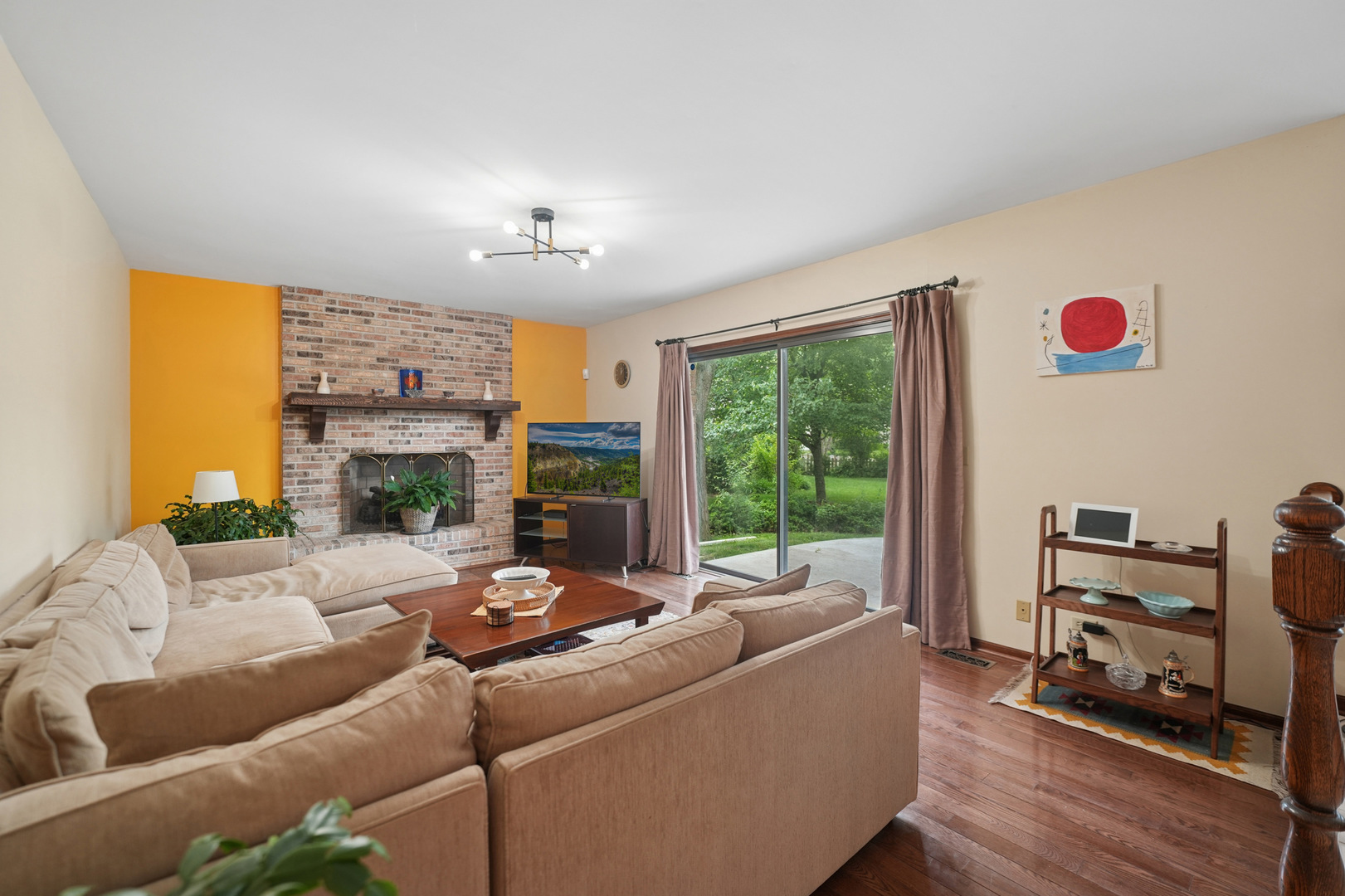 837 Heatherstone Drive Property Photo 3