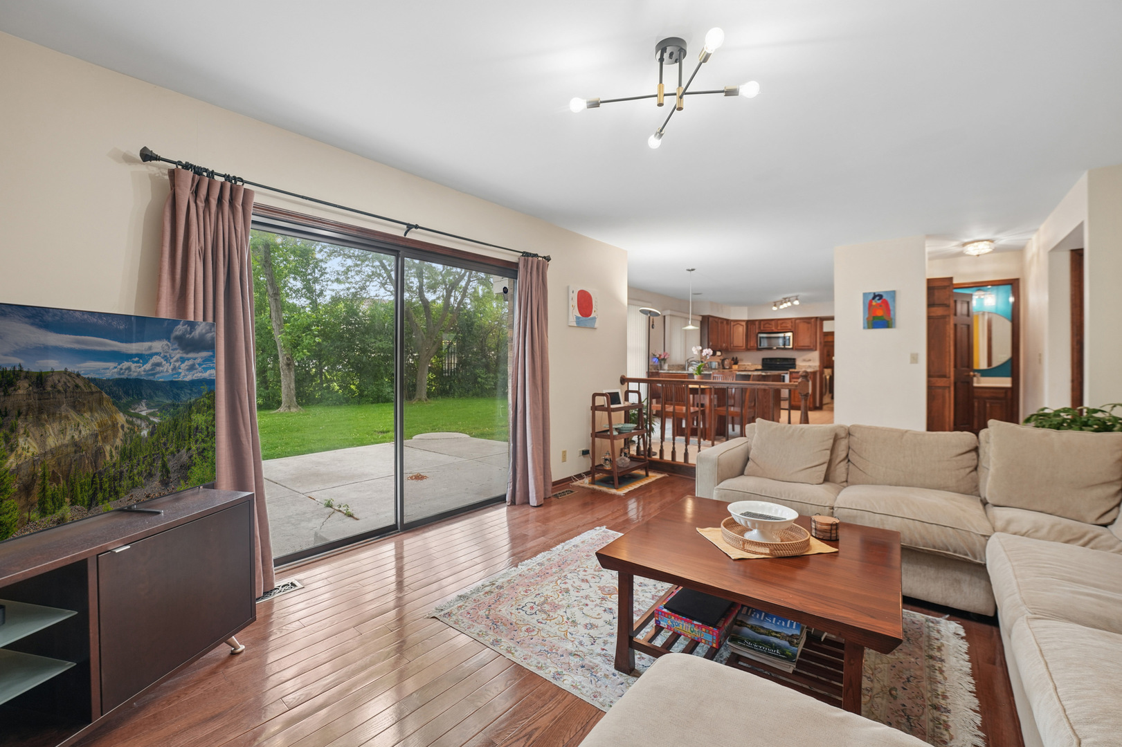 837 Heatherstone Drive Property Photo 7