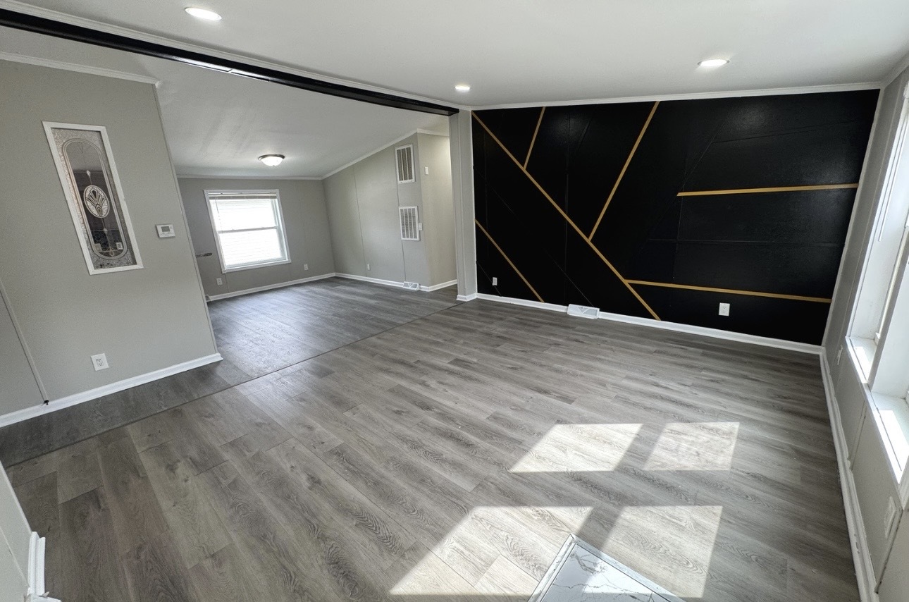 2215 Rush Street Property Photo 2
