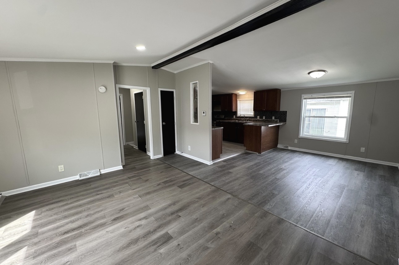 2215 Rush Street Property Photo 3