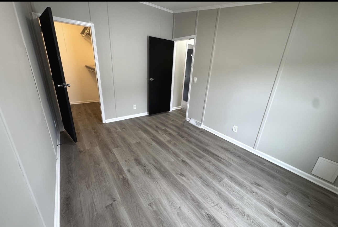 2215 Rush Street Property Photo 8