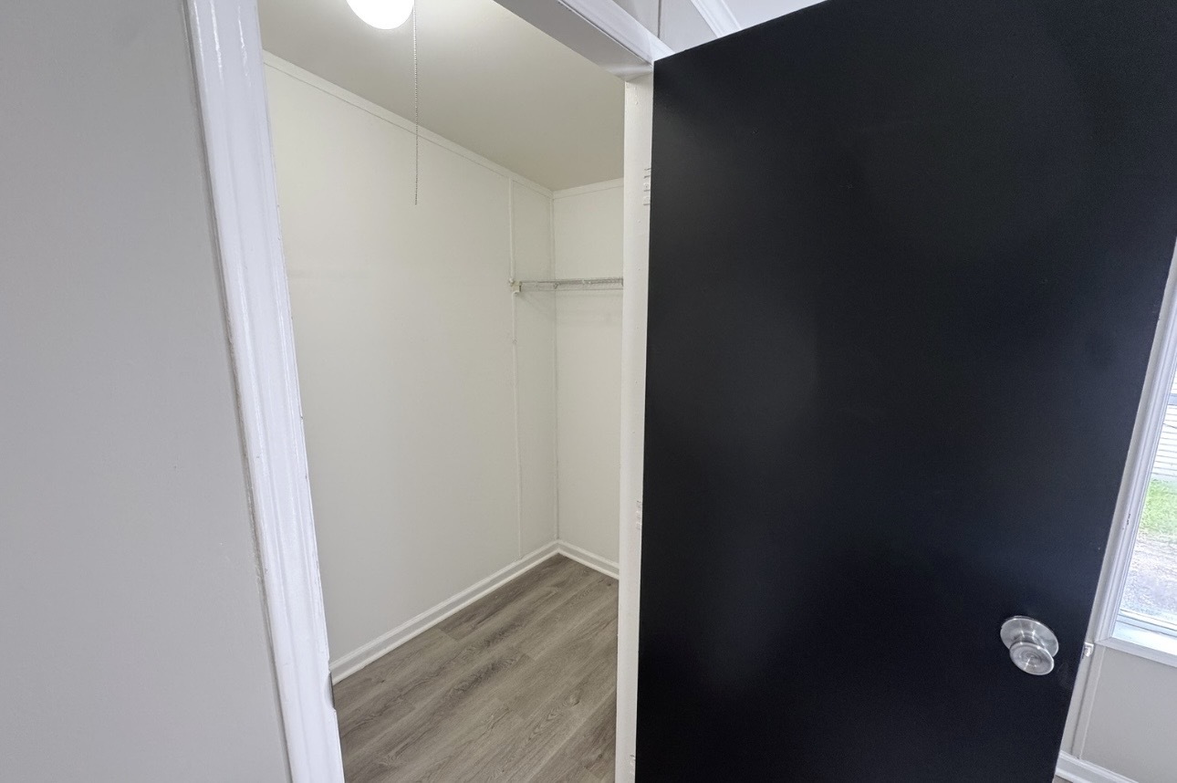 2215 Rush Street Property Photo 11