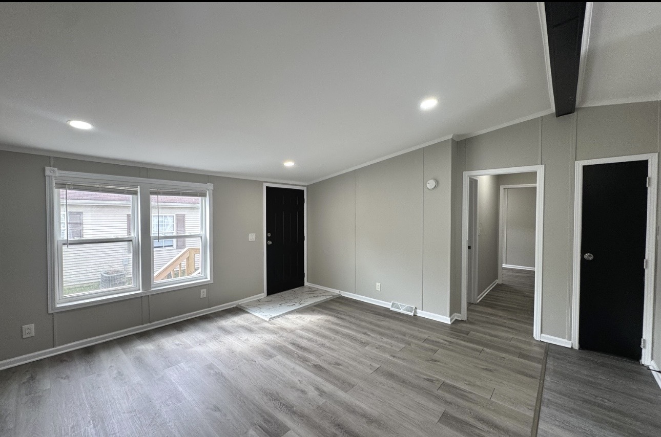 2215 Rush Street Property Photo 13
