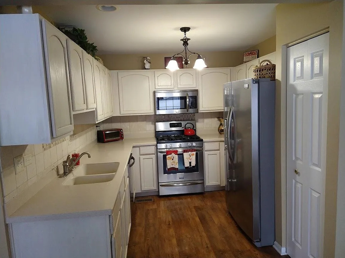 2320 Foxmoor Lane Property Photo 7