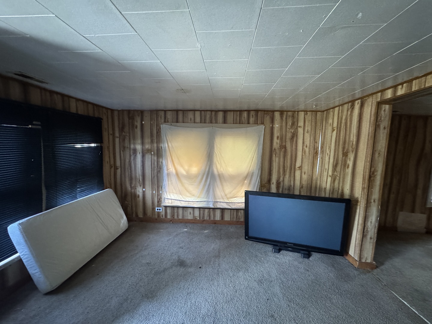 42618 N Lake Avenue Property Photo 4