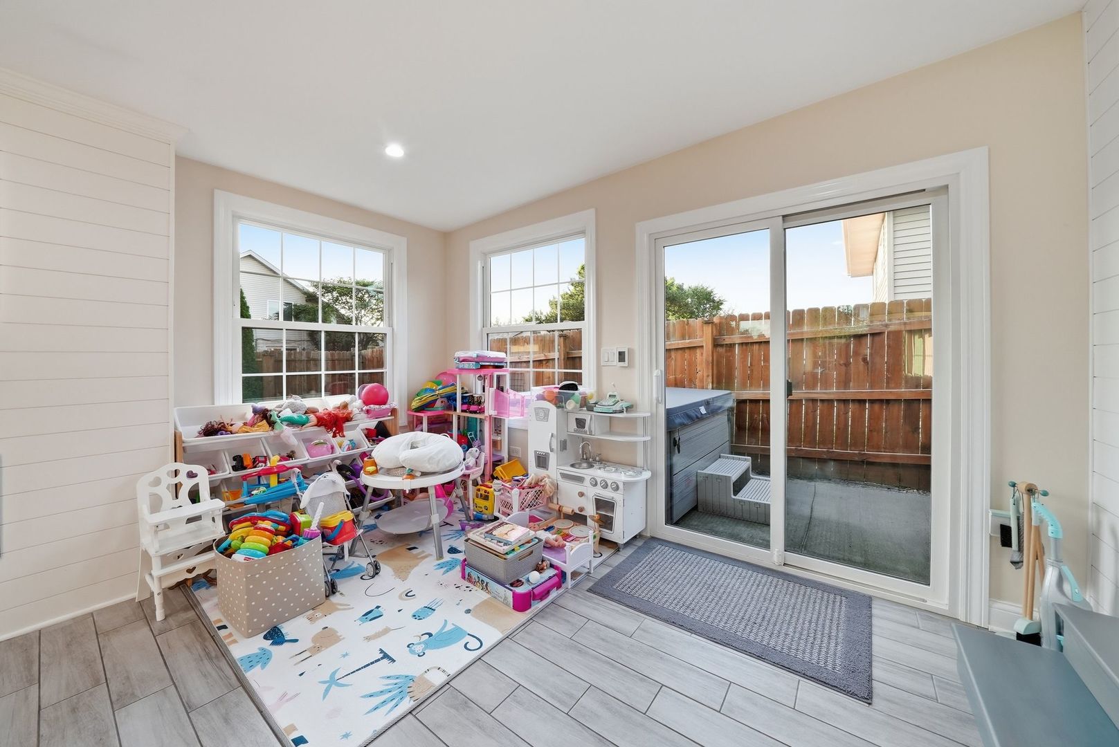 10548 S Tod Drive Property Photo 13