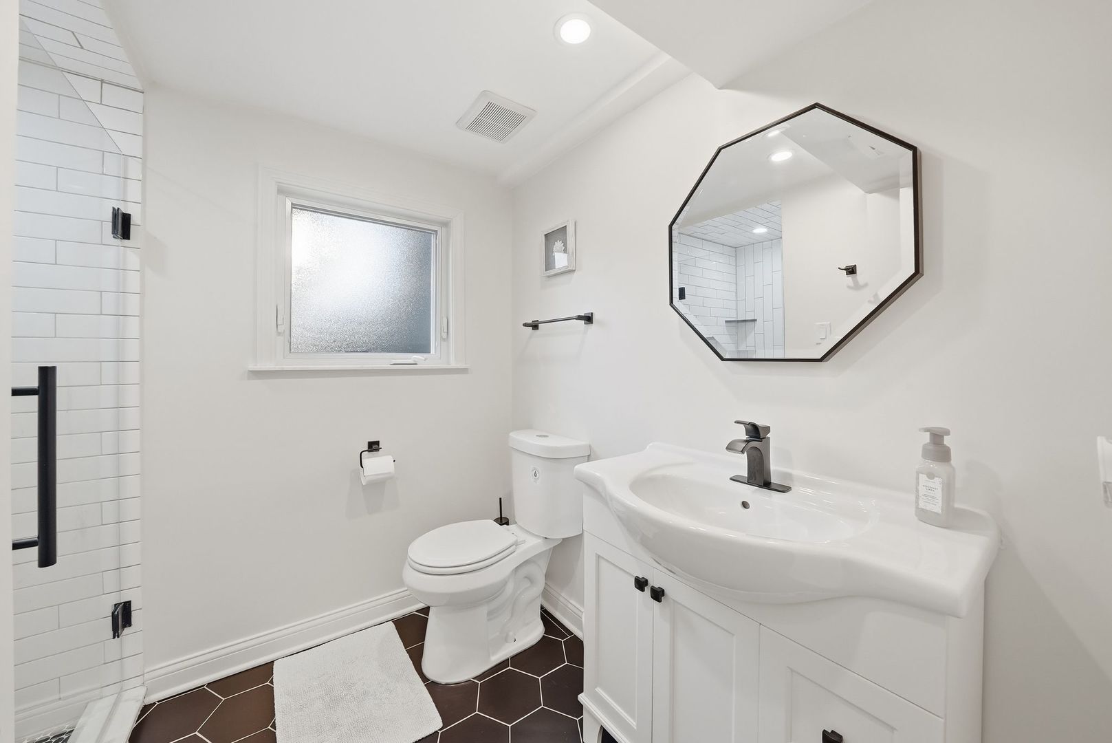 10548 S Tod Drive Property Photo 19