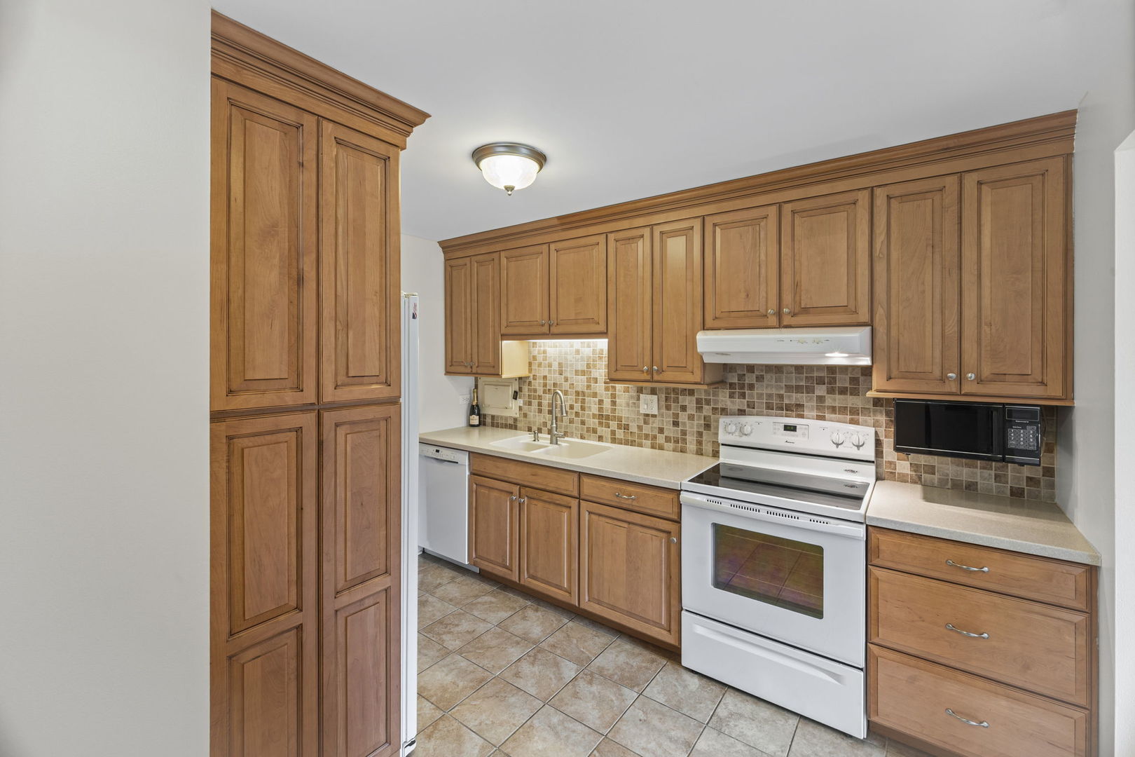 1505 E Central Road 216b Property Photo 5