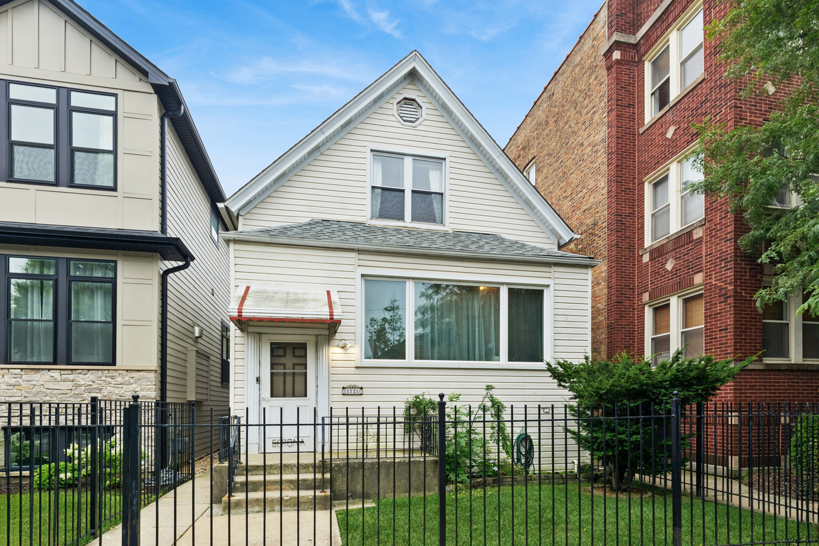 1721 W Foster Avenue Property Photo 1