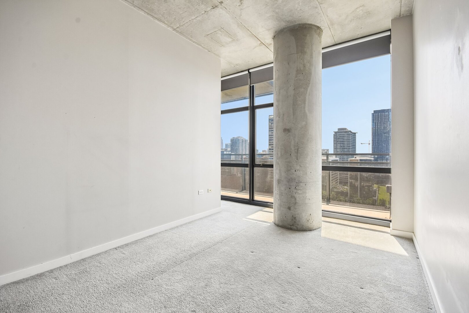 235 W Van Buren Street 1807 Property Photo 6