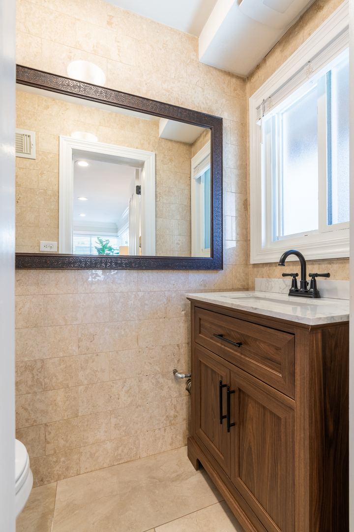 428 W Wellington Avenue B Property Photo 11